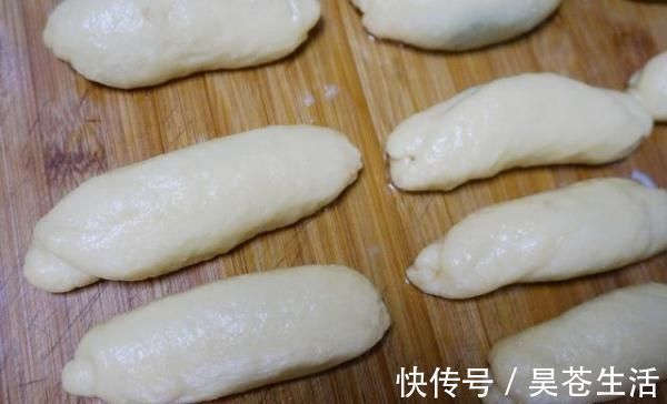 面粉别再蒸馒头了,不用一滴水,不用烤箱,在家做松软早餐面包