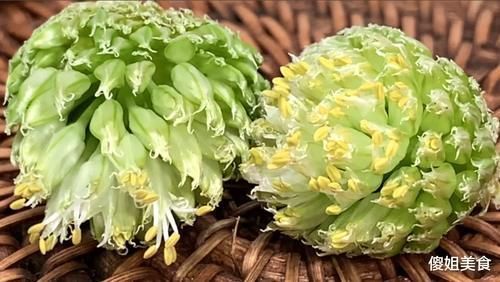 这道菜|大葱的花苞是个宝，不蒸不煮不凉拌，这样做，上桌就抢光，太香了