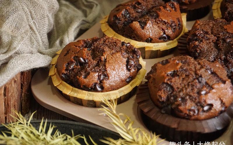 纸杯蛋糕|星巴克18元1个的巧克力蘑菇头麦芬,自己做简单便宜,私藏配方