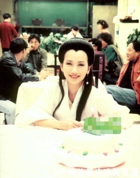 赵雅芝拍摄新白娘子传奇时已经38岁了你可曾见过她18岁的样子