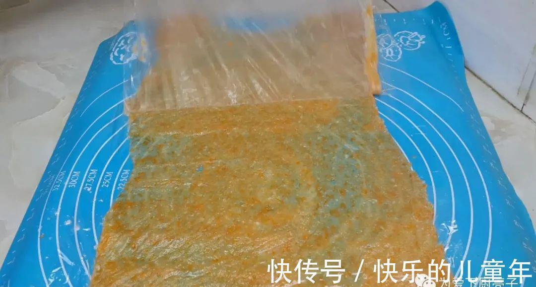 蕉叶不要买着吃了，教你一种新吃法，焦脆香甜，全家老少都抢着吃