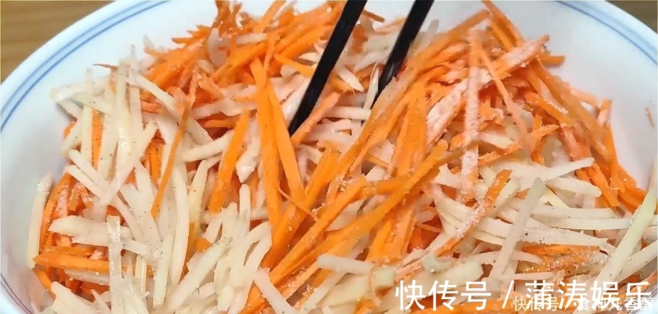 鸡蛋|2个鸡蛋，5个土豆，创意早餐新吃法，上桌就光盘