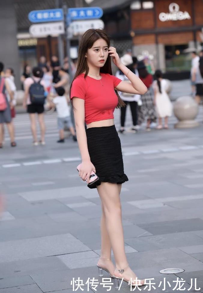 血色|街上最美丽的姐姐，完美身材让你短暂地忽略了颜值，根本无法分心