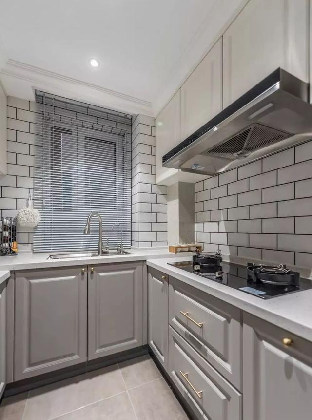 收纳|120平轻奢风三居，充满活力和温馨的婚房设计