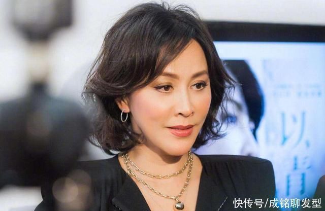 女星 女人变老从短发开始？看几位短发女星的发型，都比同龄人显年轻