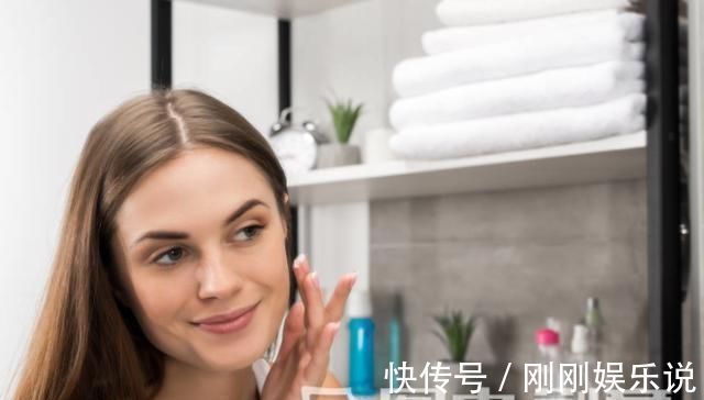 粉刺|为什么你的黑头越来越多坚持做好这3件事,跟黑头油脂说拜拜