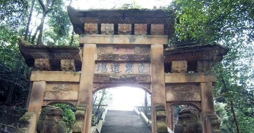 全国唯一不供佛祖的佛寺却被帝王尊崇1600年门票0元少有人知