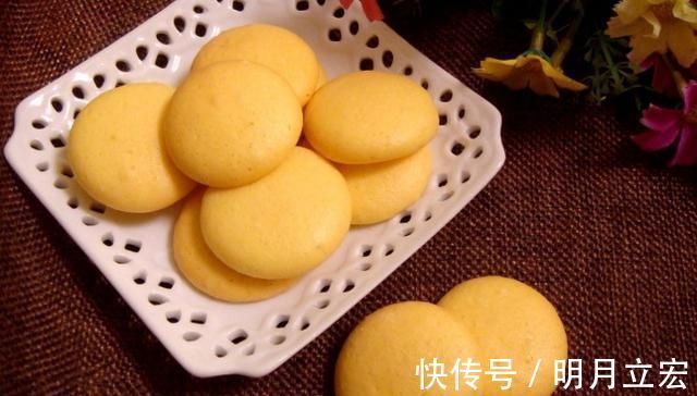 蛋黄饼干|鸡蛋别再炒着吃了，学会新吃法，做成小零食，香甜酥脆，家人爱吃