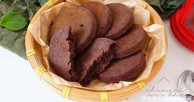 阿姨|天冷,45岁老阿姨迷上了这早餐,1周吃3次,别看黑乎乎,特营养