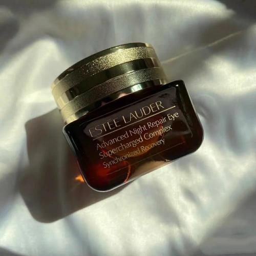 眼部皮肤不好显得没有精神?这些眼霜值得尝试,改善你的皮肤