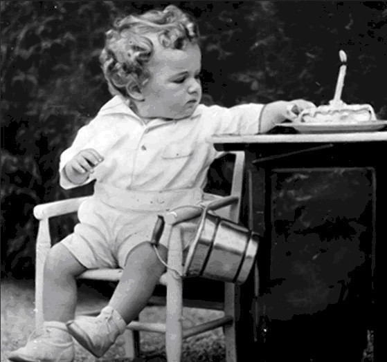 日本|美国偶像接受德国勋章,反对帮助英法,对日本却不手软