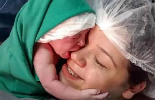 心灵|“最暖心”宝宝走红,一出生就懂得心疼妈妈,爸爸:我要被孤立了