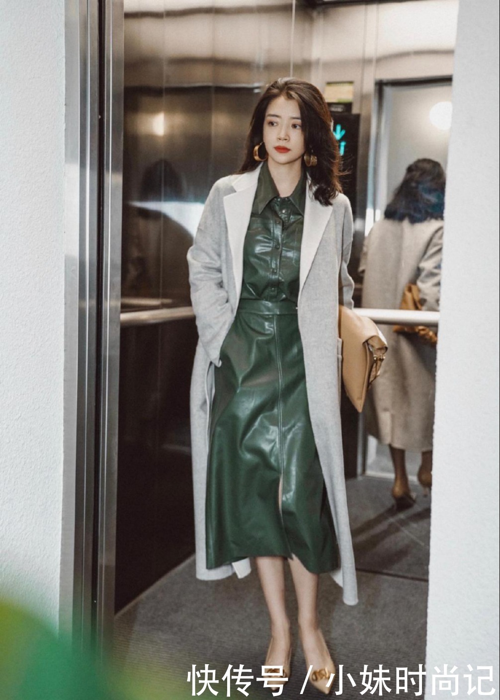 会穿裙子的女人精致又时髦,早春用这三款外套来搭配,温柔有气质