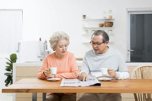 中老年人|一年四季不易生病的人,睡前有3个习惯,跟着学,或有益睡眠
