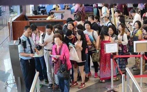 老年|出国被海关索要小费该怎么办？我用亲身经历来告诉你