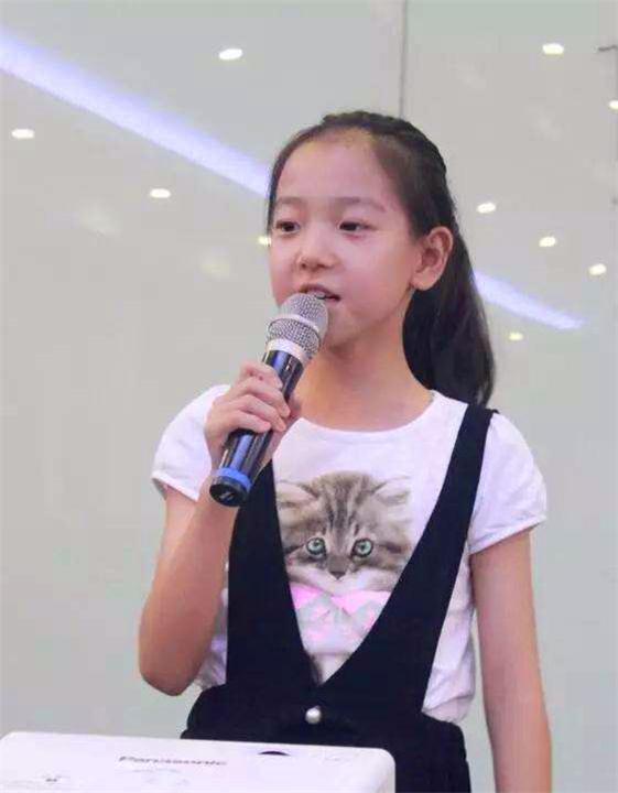 爸爸姓|女孩随妈姓“朱”,同学追问为啥不和爸爸姓?孩子:瞅瞅我爸姓啥