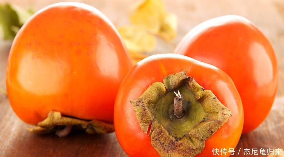 新鲜|柿子大量上市了,5个小技巧,教你挑选新鲜好吃的柿子,个个香甜