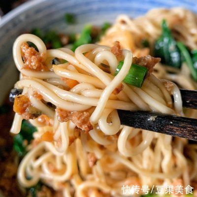 小面|这重庆人的早餐：杂酱面连吃3天了！明天还想吃