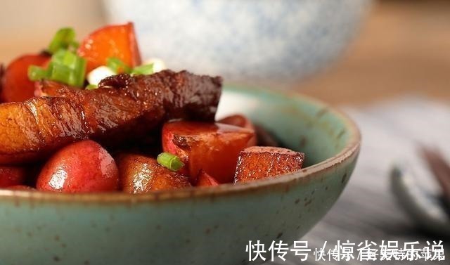 肉食者不鄙|做红烧肉，外行才会倒水焖，加点它焖，增香减腻，一人能吃一大碗