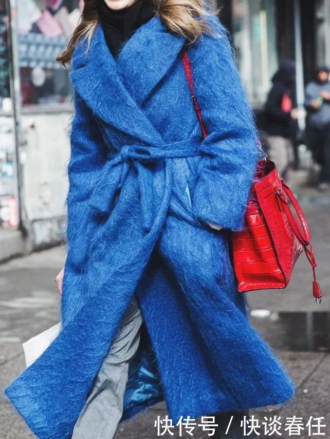 大衣+围巾=冬日最强搭配!温暖时髦、超显脸小,不穿你就真输了