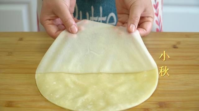 怎么烙饼才能比纸薄教你一个小技巧,一次12张,个个轻薄透亮