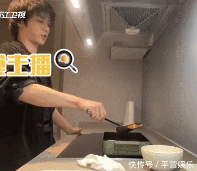明星疫期居家全变厨师,何炅这菜我学不会,华晨宇这菜我吃不饱