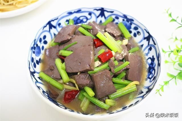 吃法|羊血和它是绝配，大火炒一炒，软嫩鲜香，比煮羊肉汤还美味