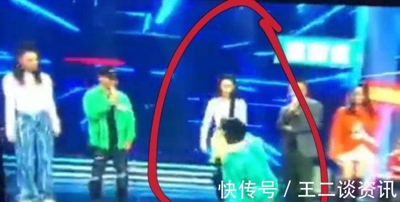 天天向上|王一博最新《天天》和布布跳舞!穿了一身綠,搭檔楊凱現(xiàn)場(chǎng)太嗨