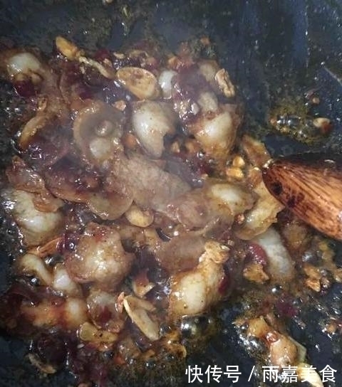 芹菜|豆干不直接炒着吃,加一把芹菜,比吃肉还香,上桌后汤汁都不剩