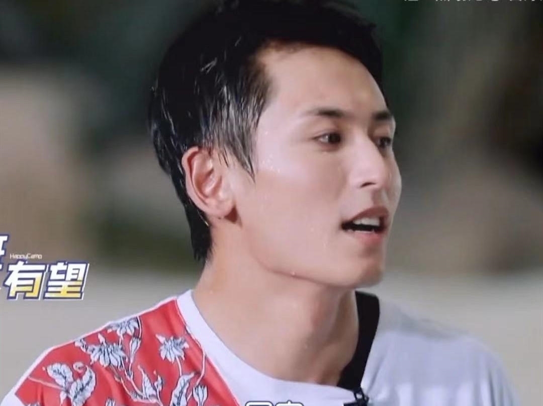 節(jié)目組|時(shí)隔三個(gè)月,張哲瀚再上《快樂(lè)大本營(yíng)》,三個(gè)細(xì)節(jié)突顯他的變化