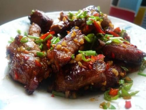  美食优选：干豆角炒肉，蚝油青椒牛肉丁，干煸排骨，泡椒炒鸡胗的做法