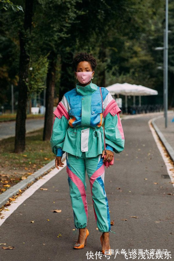 穿搭 女人过了50岁,建议少穿高跟鞋多穿这3种鞋,时髦舒适还百搭