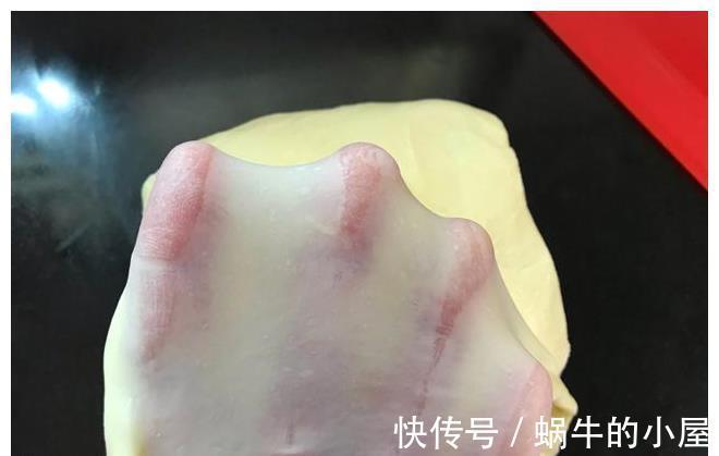 拉丝|手揉面包怎样轻松揉出膜？1个小技巧，15分钟出膜，面包柔软拉