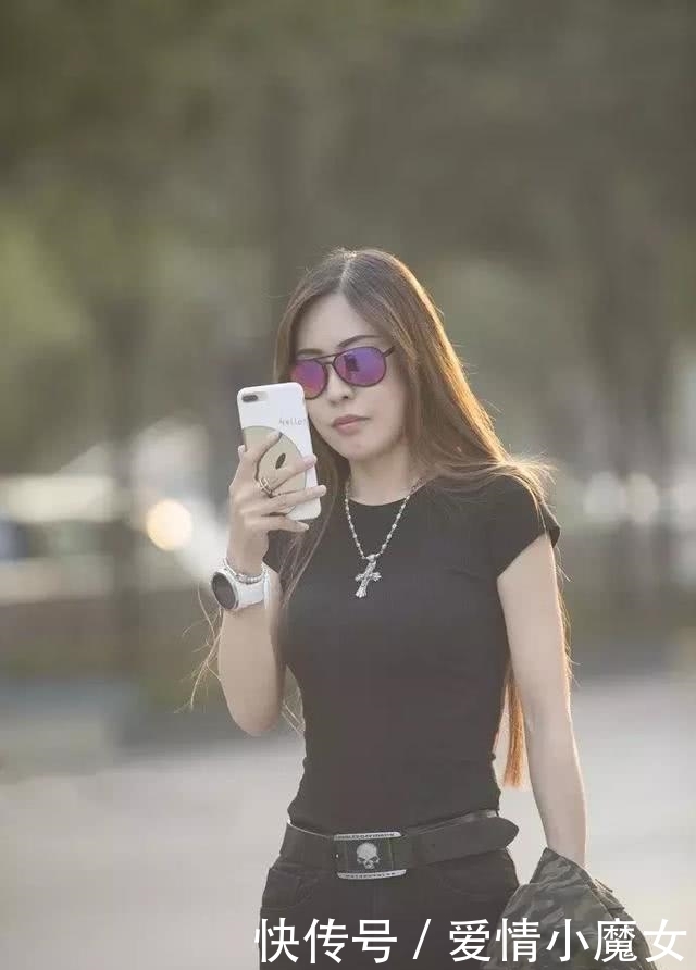 小姐姐|街拍:都市的清新甜美小姐姐,玲珑有致的身材完美的呈现