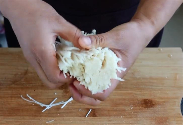 豆腐皮|砂锅方便面怎样做才好吃?原来在家做如此简单,一次做一锅不够吃