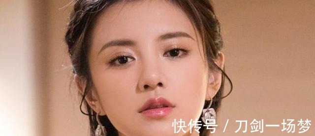 我愛記歌詞|她曾把朱丹“擠”出電臺,下場卻比朱丹還糟糕,如今處境令人惋惜