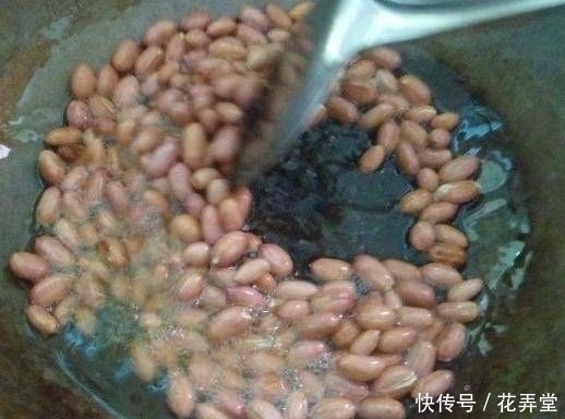  炸花生米，不可直接下锅，记住这3个窍门花生又香又脆，不返潮
