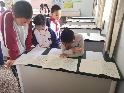 举办|认真的孩子总是最美的！洞头区城关小学举办学生优秀作业展