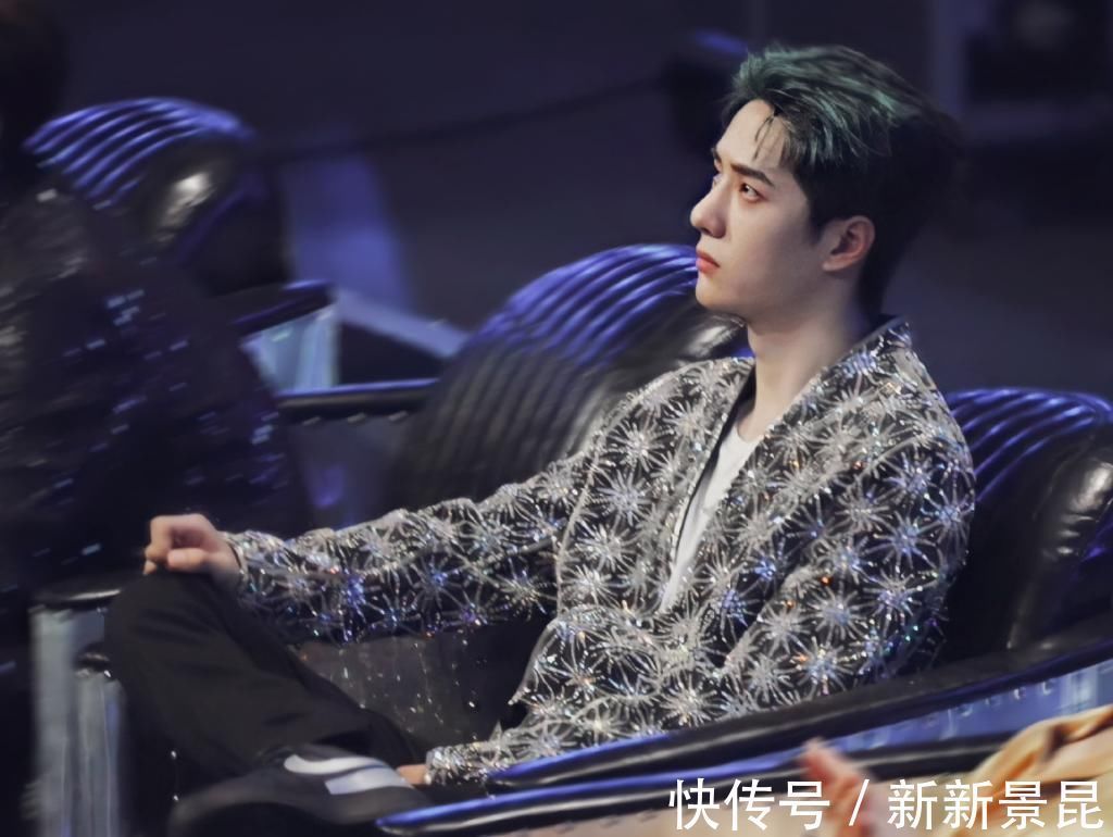 一波王炸学王一博女团舞集体翻车,因周边队长形象受损,被问“为什么是猪”