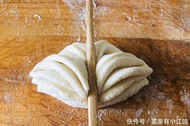 松软|花卷这样做一点不费事，只需一根筷子轻松搞定好看形状，松软好吃