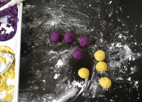 这样做的汤圆表皮清透，口感Q弹，还能美肤润燥，元宵节就吃它