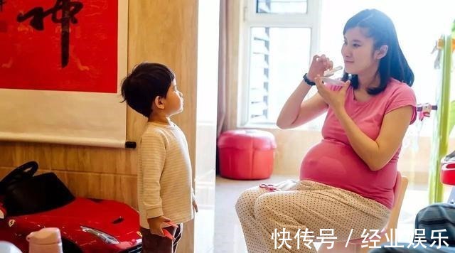 二胎政策|妻子生下二胎,医生说里面还有东西,取出的东西让丈夫怒了