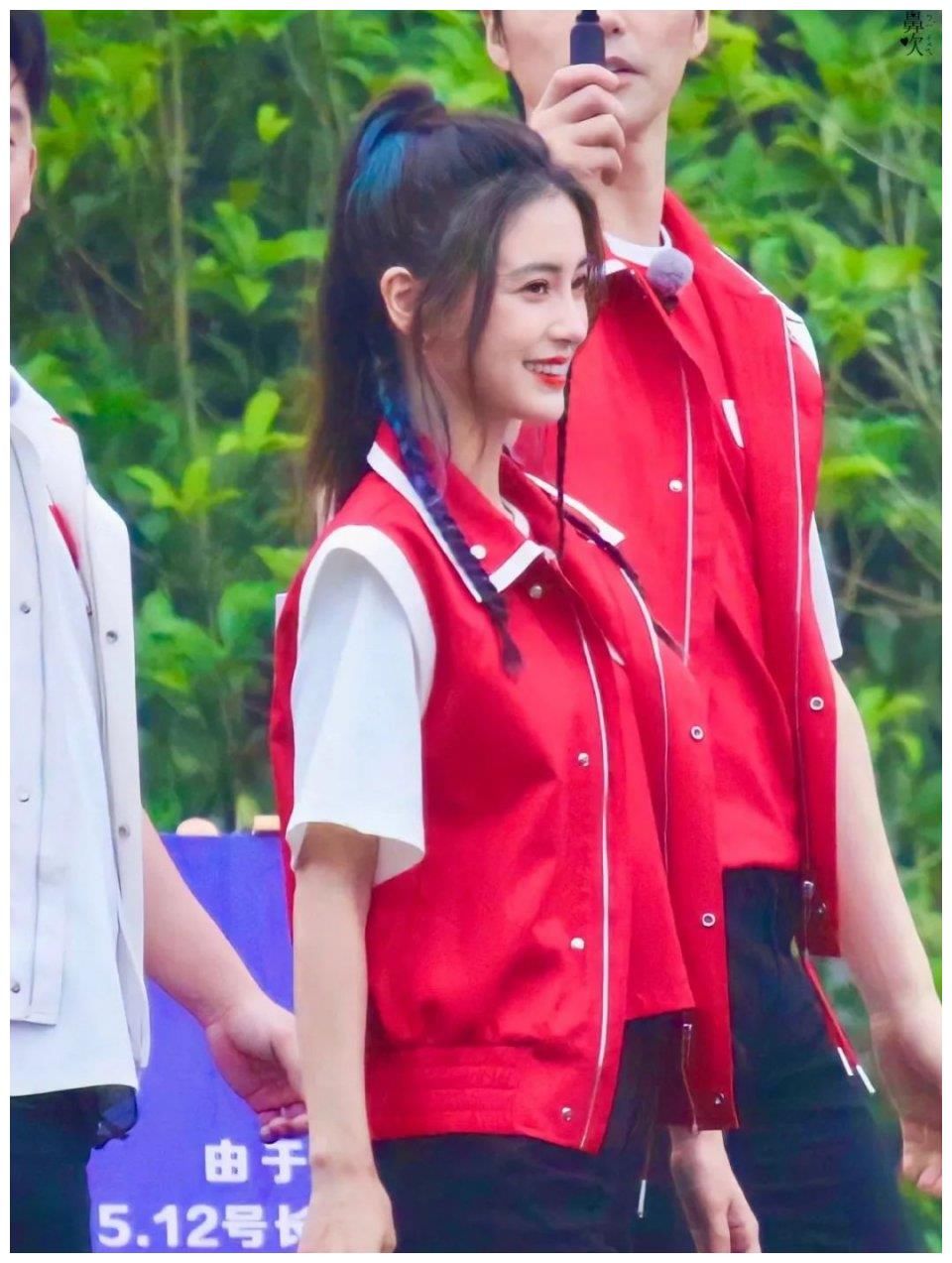 鱼尾纹 baby《奔跑吧》路透生图憔悴，鱼尾纹明显，精修图美瞳吓人