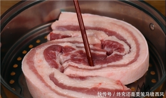猪皮|把五花肉放锅里蒸一蒸，没想到这么香，我家一周吃5次，营养美味