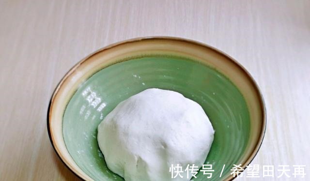 自己在家也能做油炸糕,干净卫生无添加,大人孩子都爱吃!