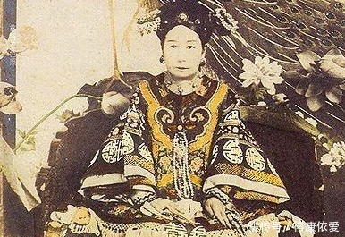 慈禧|光绪去世后仅隔几天慈禧相继去世，贴身宫女道出原因