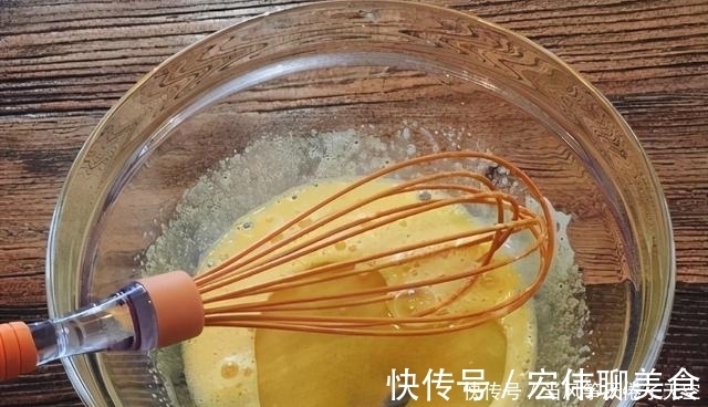 黑芝麻|冬天,女人要多吃黑芝麻,简单一蒸暄软香甜,我隔两天就要吃一次