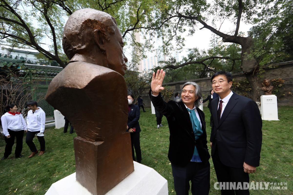 历史贡献！中国医学科学院北京协和医学院历史贡献人物雕像揭幕