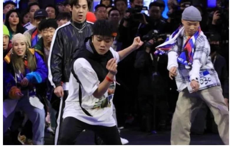 街舞終極battle一直是2V2，舞種重復(fù)性高，觀賞性沒有那么強(qiáng)