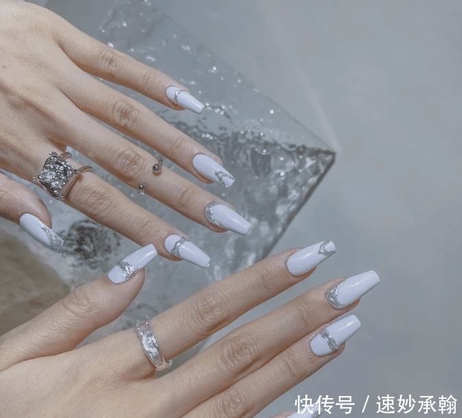 风格超酷的欧美风美甲，拿图去做！